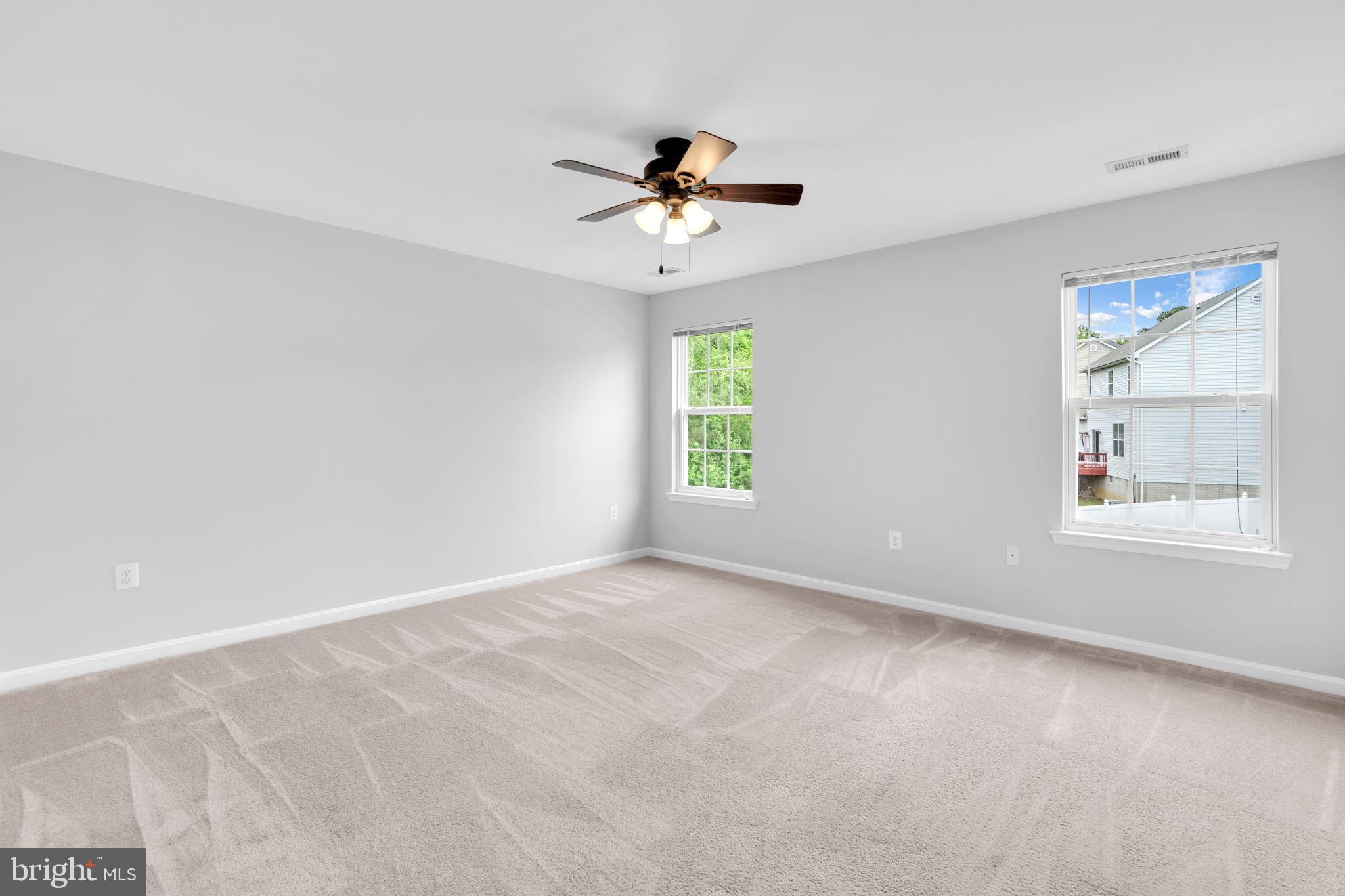 WESTBURY - Residential Lease