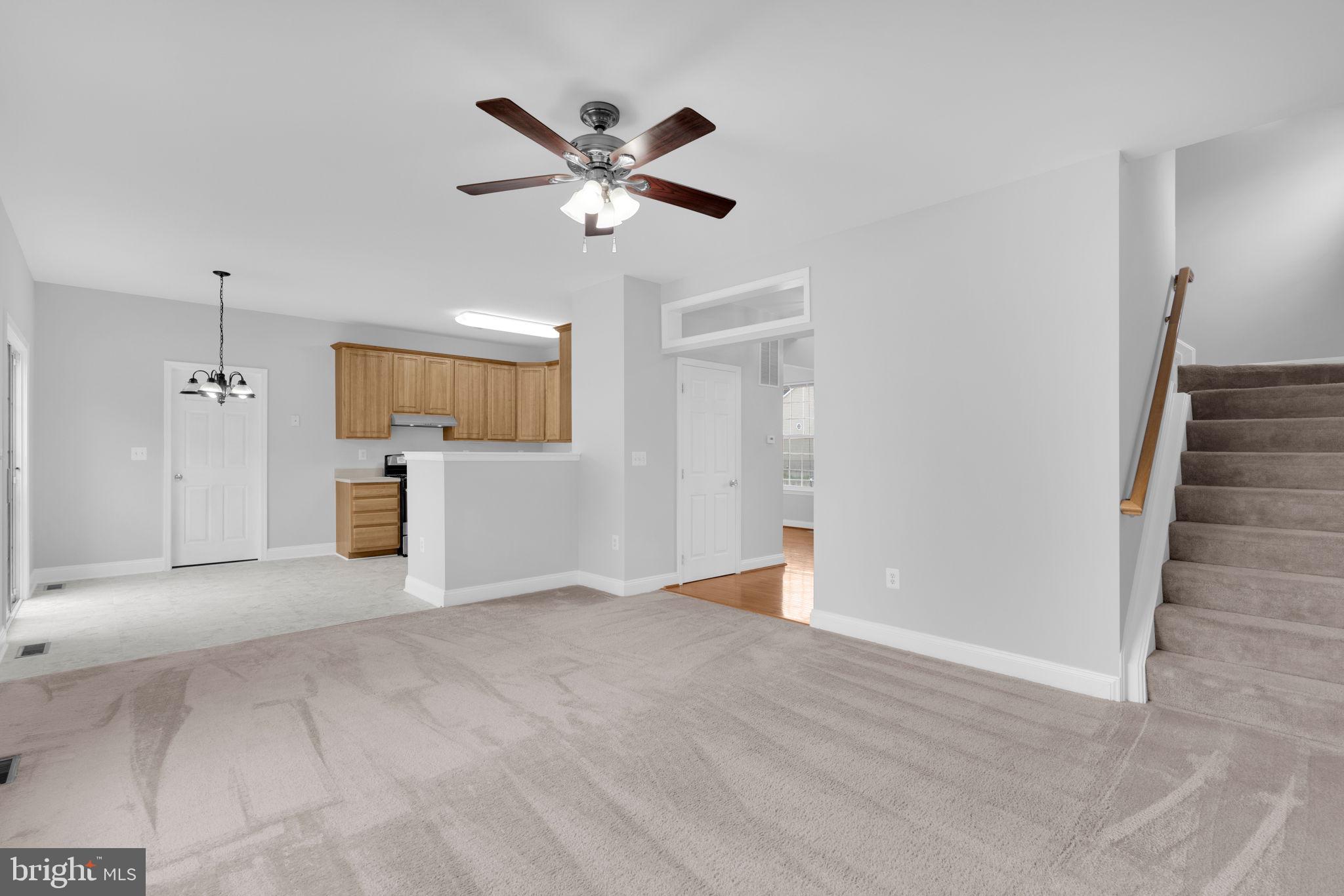 WESTBURY - Residential Lease