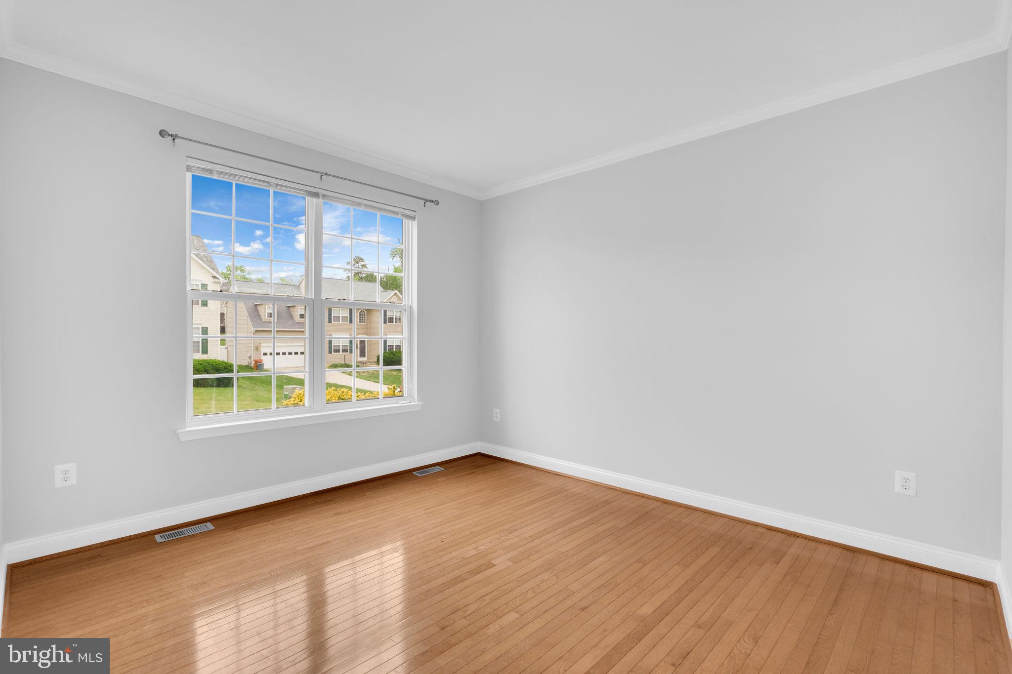 WESTBURY - Residential Lease