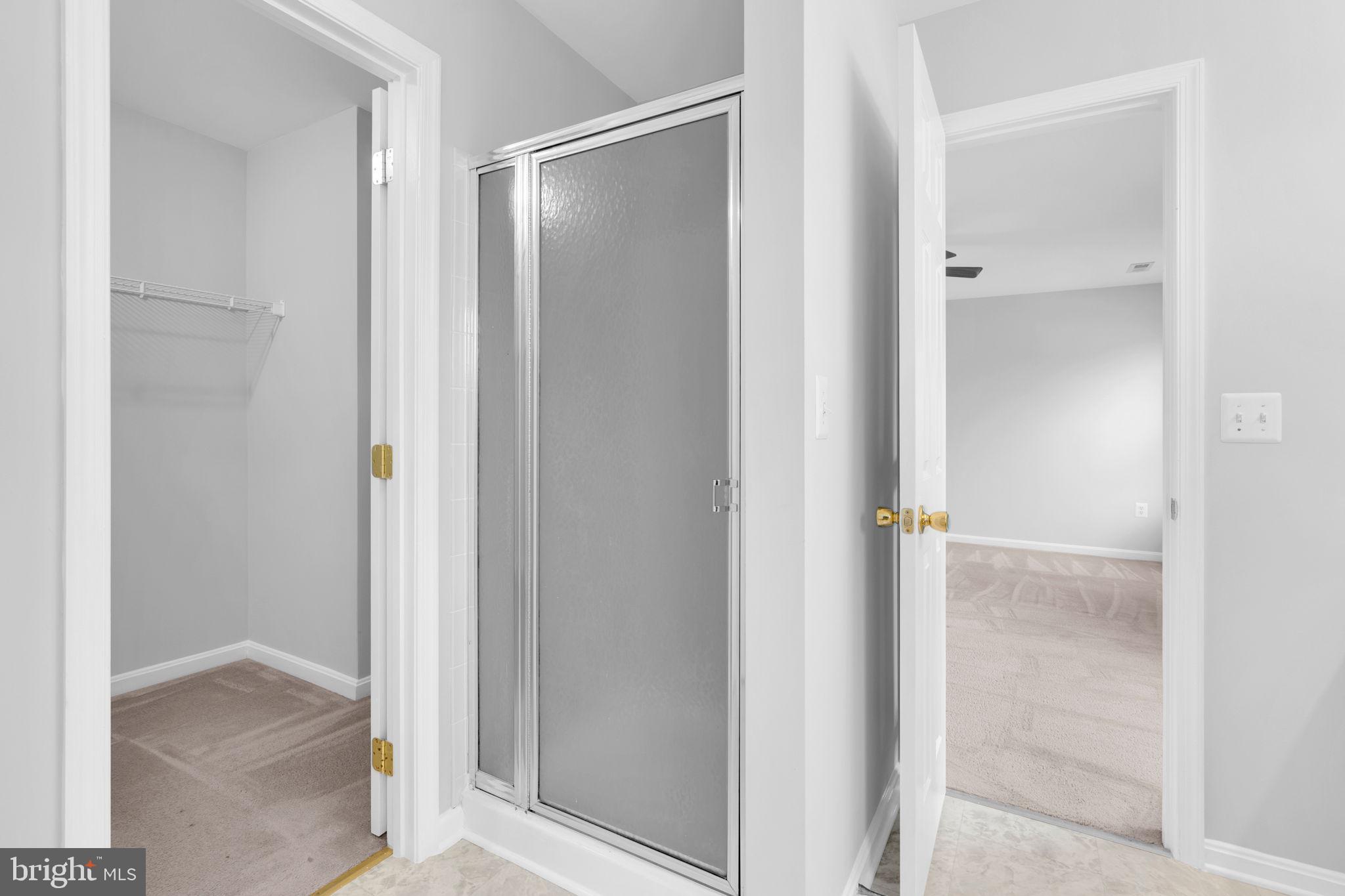 WESTBURY - Residential Lease