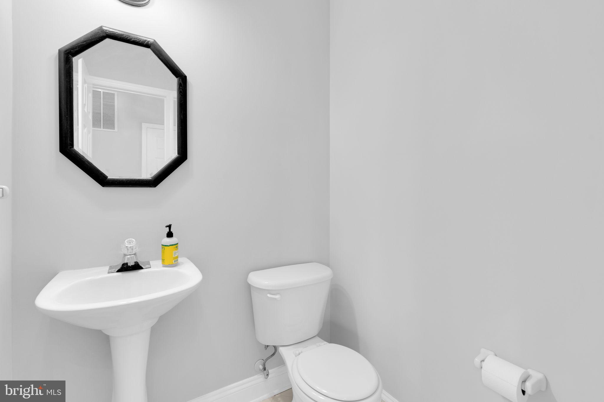 WESTBURY - Residential Lease