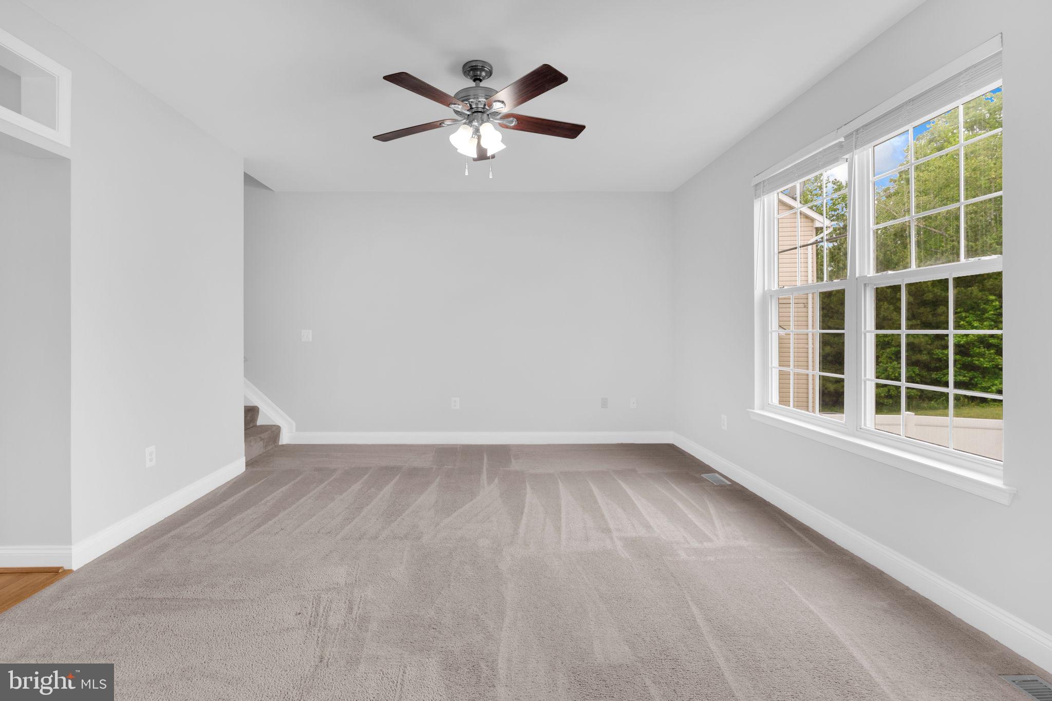 WESTBURY - Residential Lease