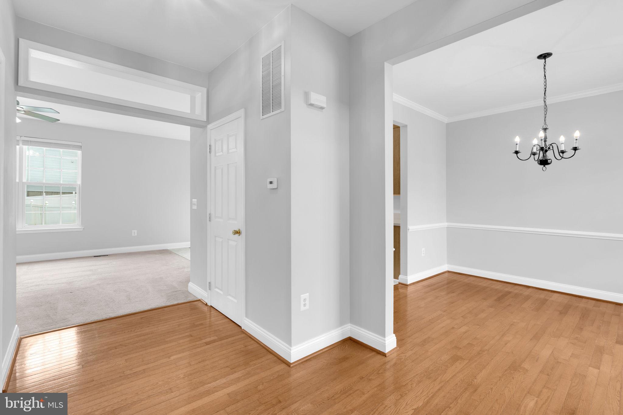 WESTBURY - Residential Lease