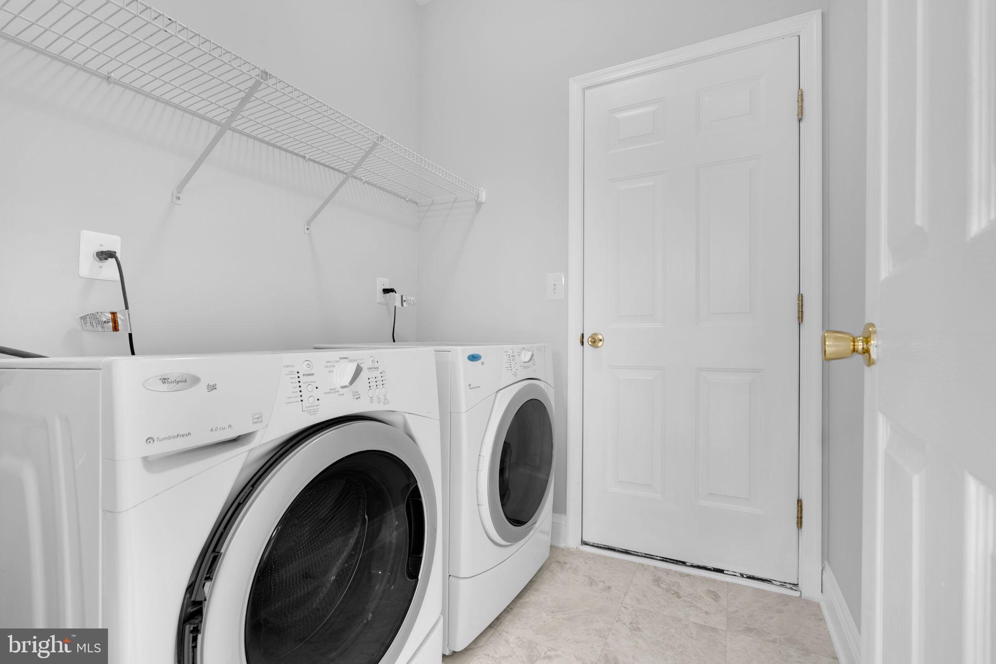 WESTBURY - Residential Lease