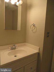 WASHINGTON COURTS - Residential Lease