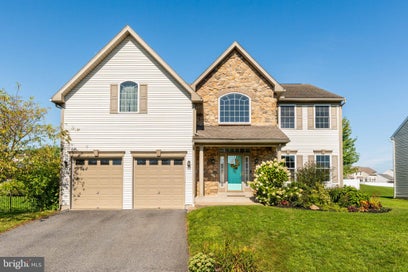 205 E CLEARVIEW DRIVE SINKING SPRING PA 19608