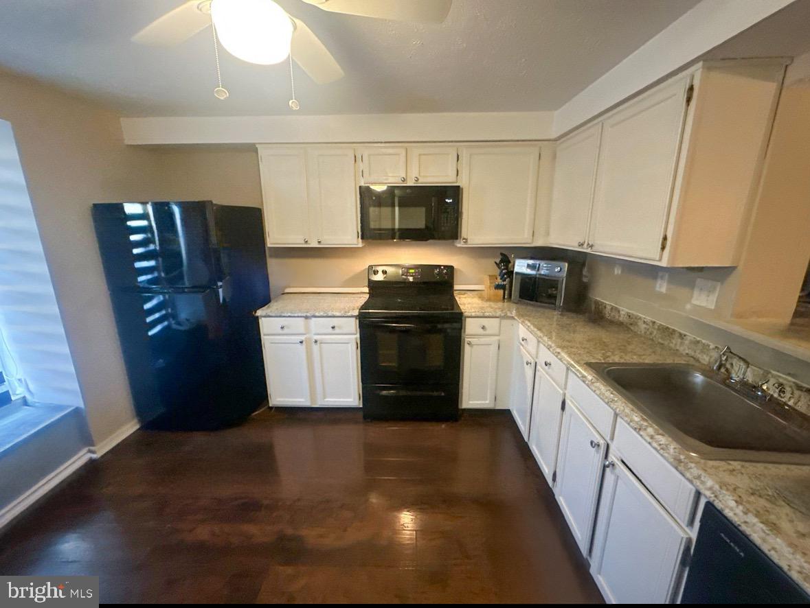 17 DORCHESTER CIRCLE