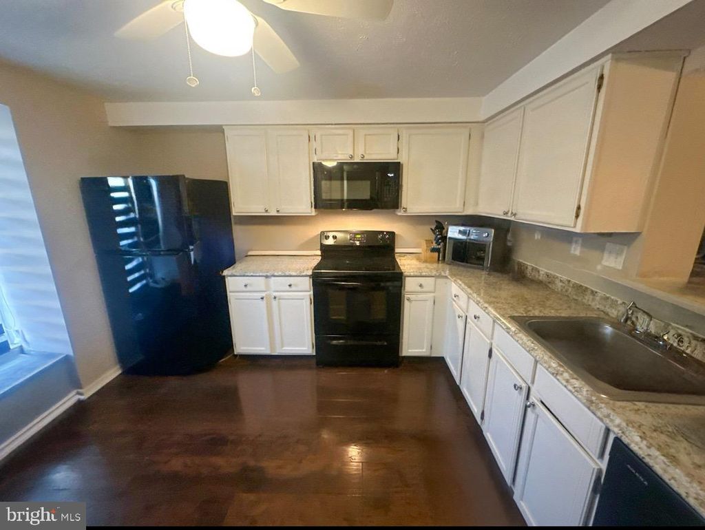 Photo of 17 Dorchester Circle, MARLTON, NJ 08053 (MLS # NJBL2097968)