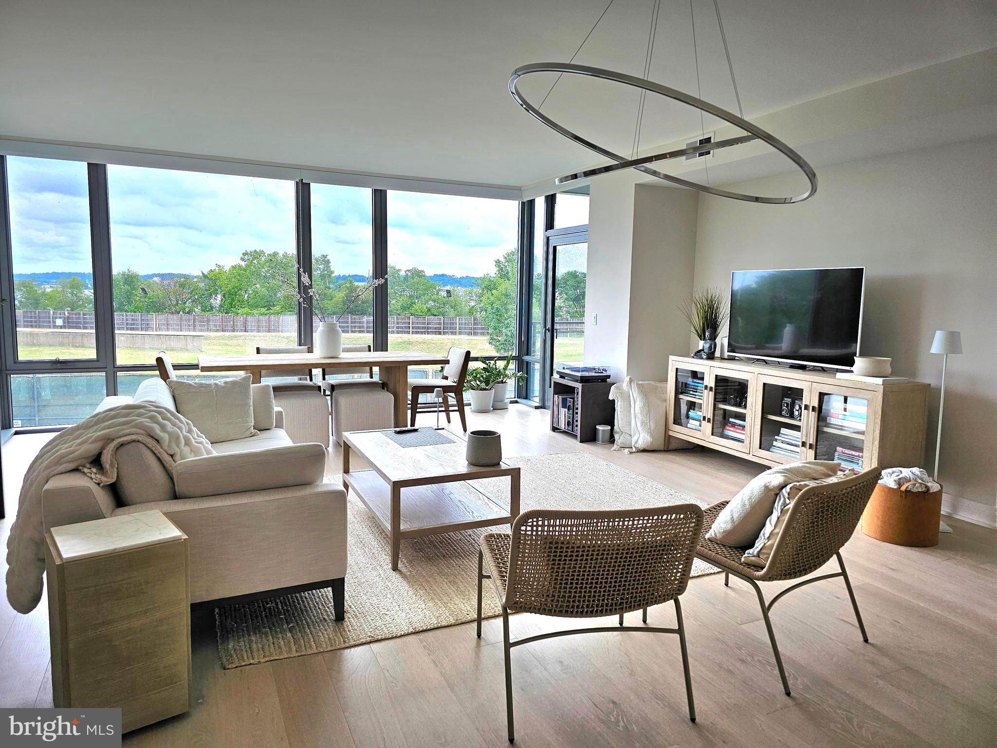 OLD TOWN ALEXANDRIA - Residential Lease