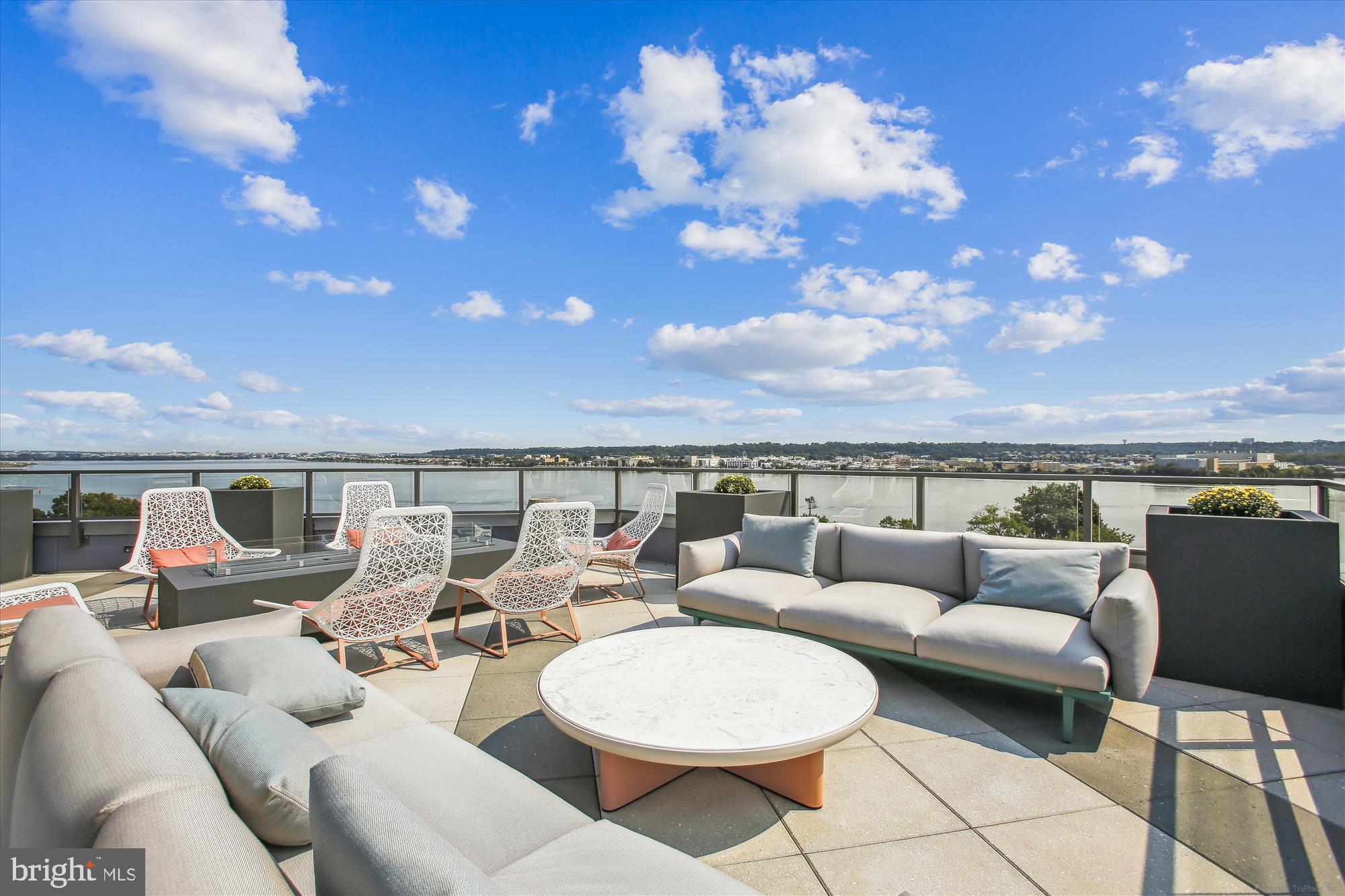 OLD TOWN ALEXANDRIA - Residential Lease