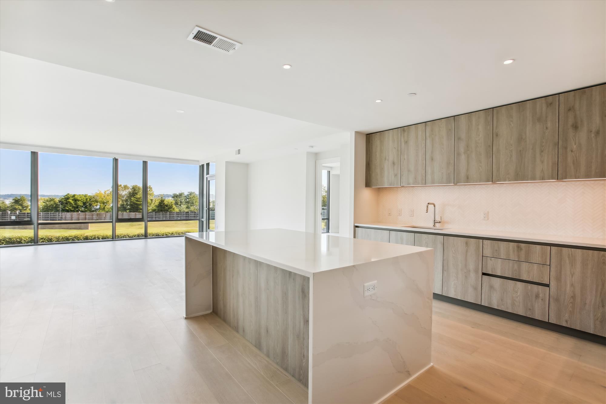 OLD TOWN ALEXANDRIA - Residential Lease