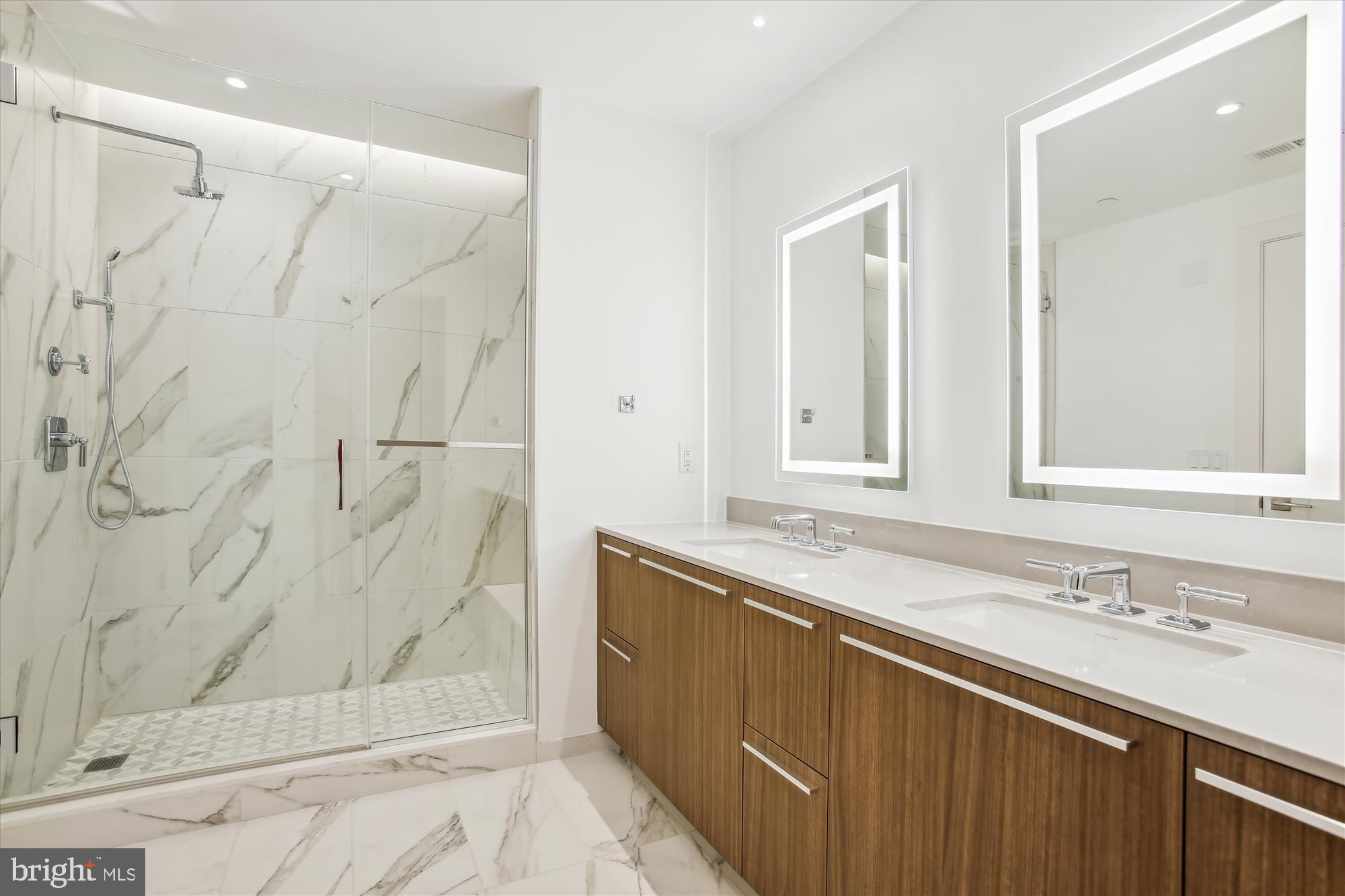 OLD TOWN ALEXANDRIA - Residential Lease