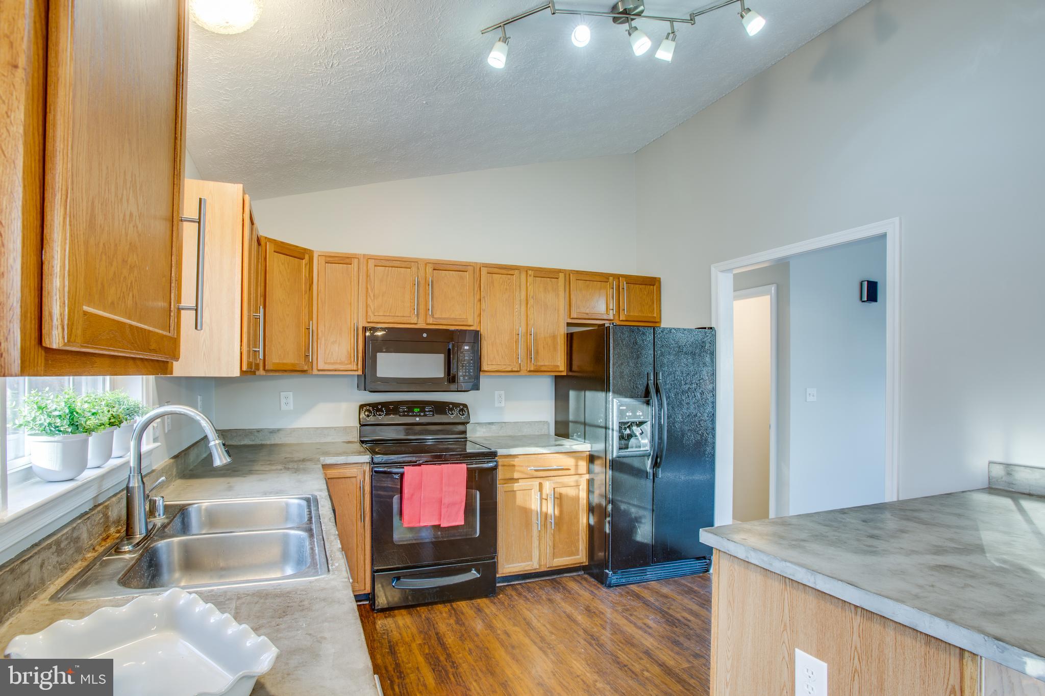 ASHLEIGH PARK SOUTH - Residential