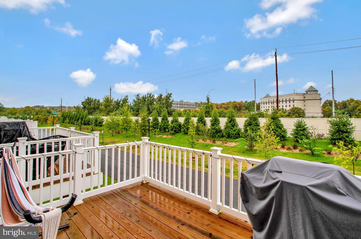 CAPITAL COURT - Residential Lease