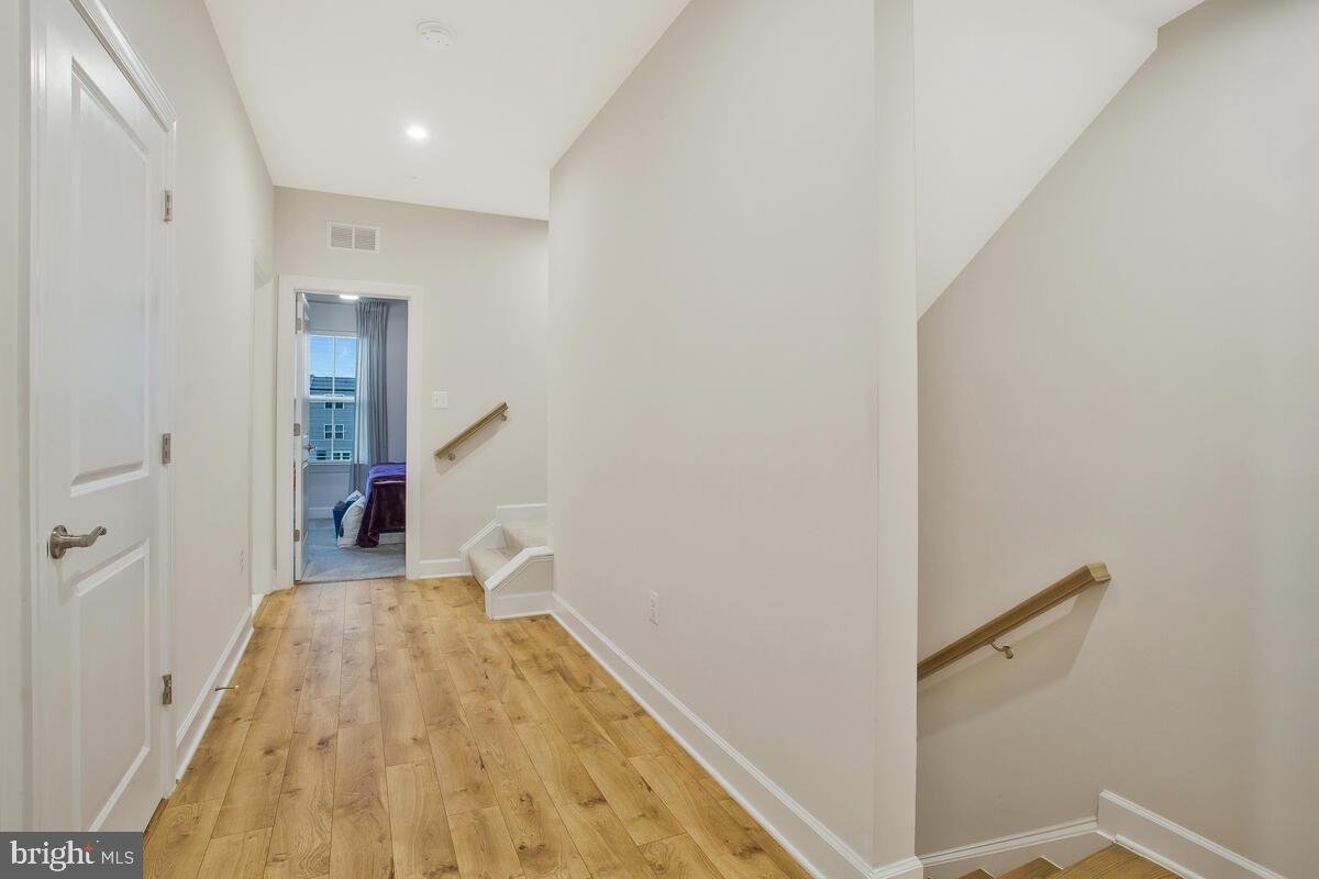 CAPITAL COURT - Residential Lease