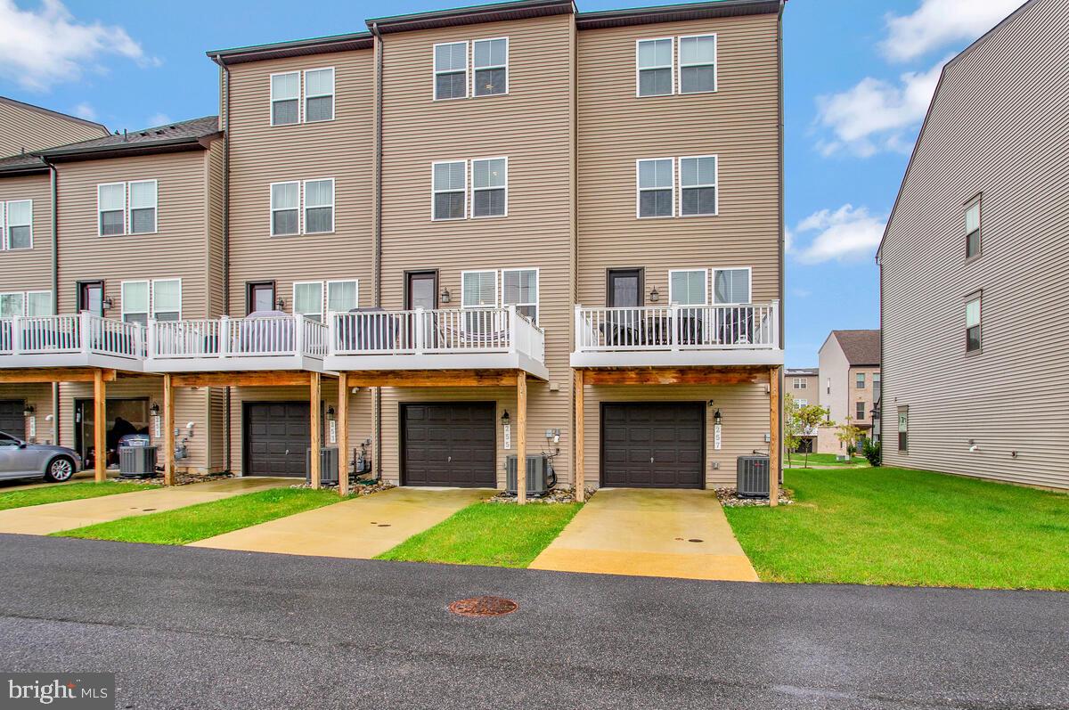 CAPITAL COURT - Residential Lease