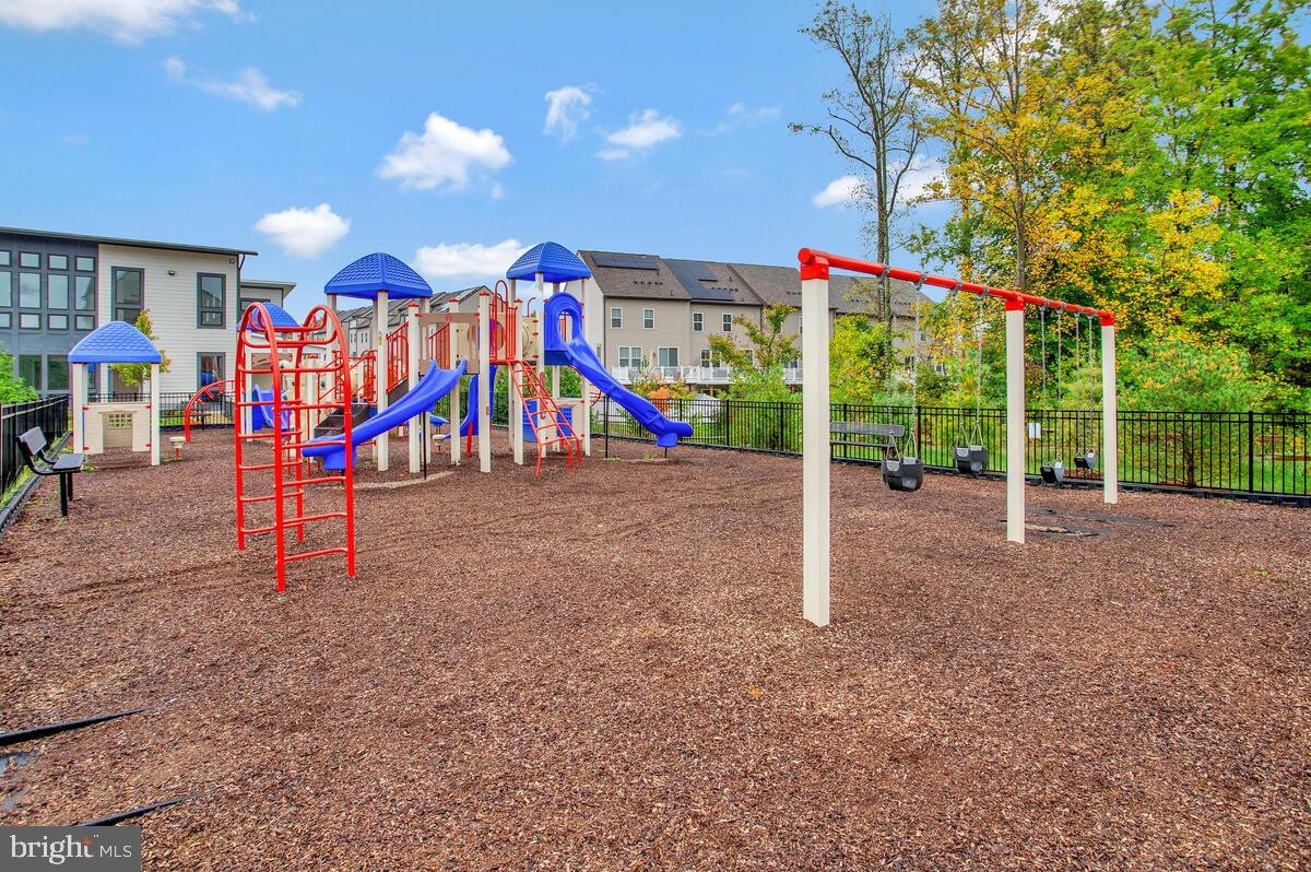 CAPITAL COURT - Residential Lease