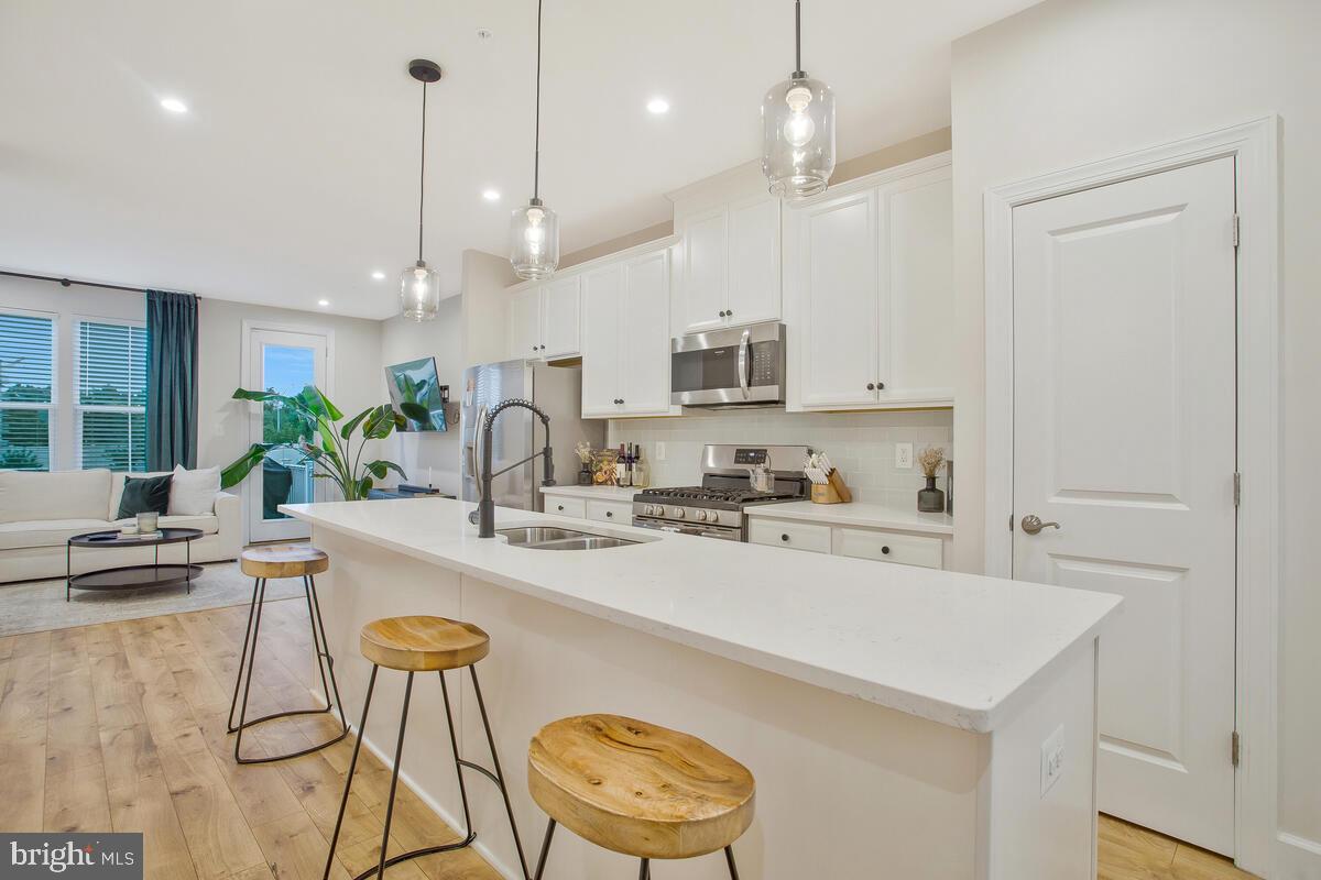 CAPITAL COURT - Residential Lease