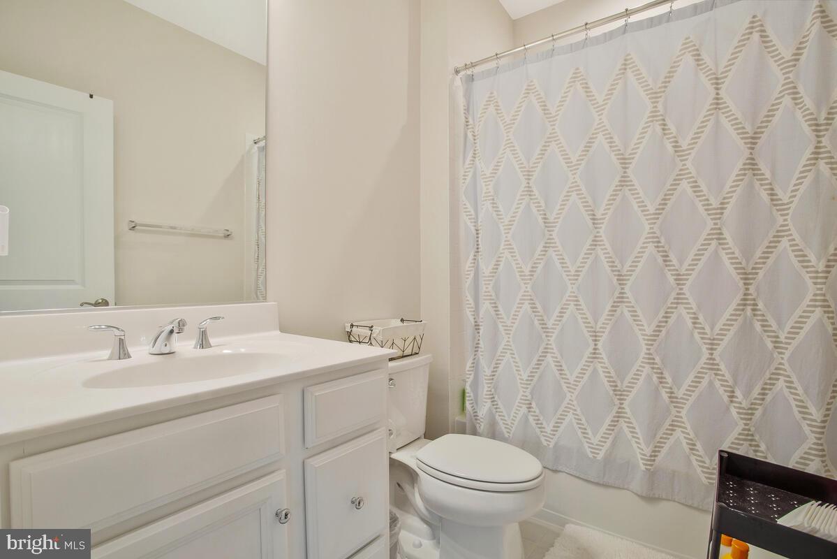 CAPITAL COURT - Residential Lease