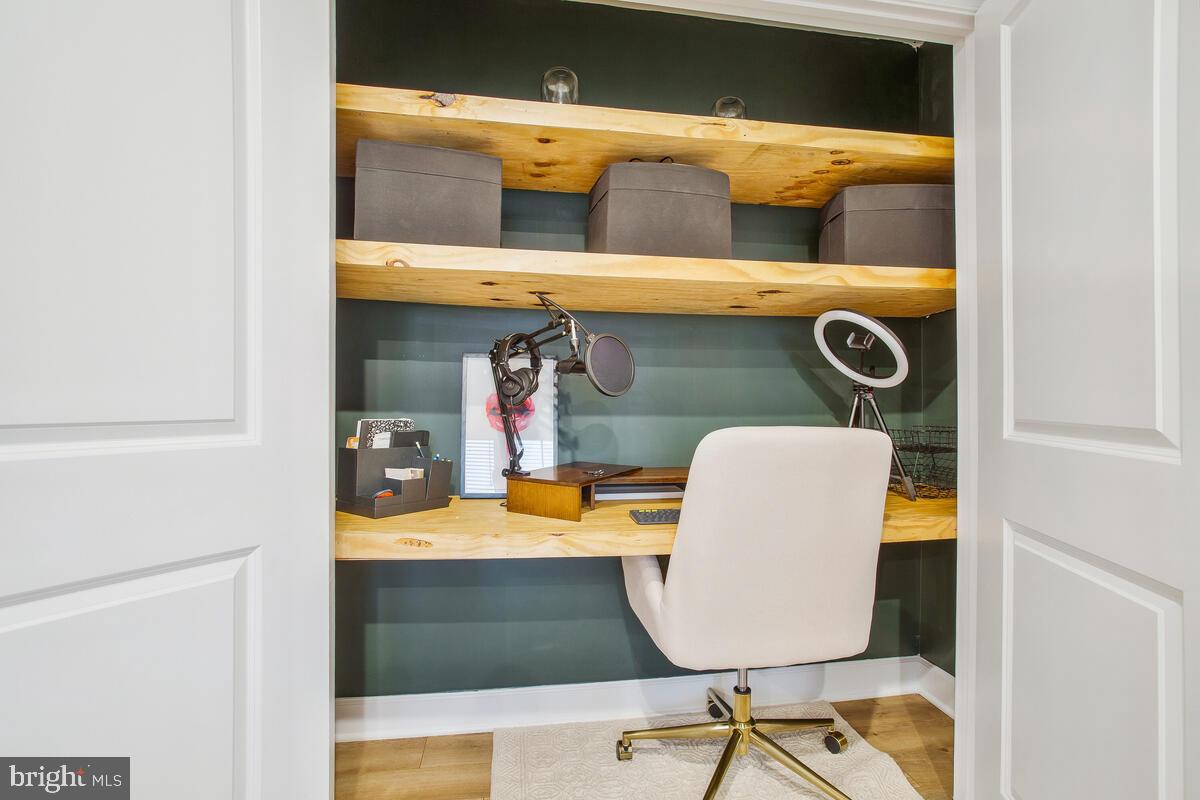 CAPITAL COURT - Residential Lease