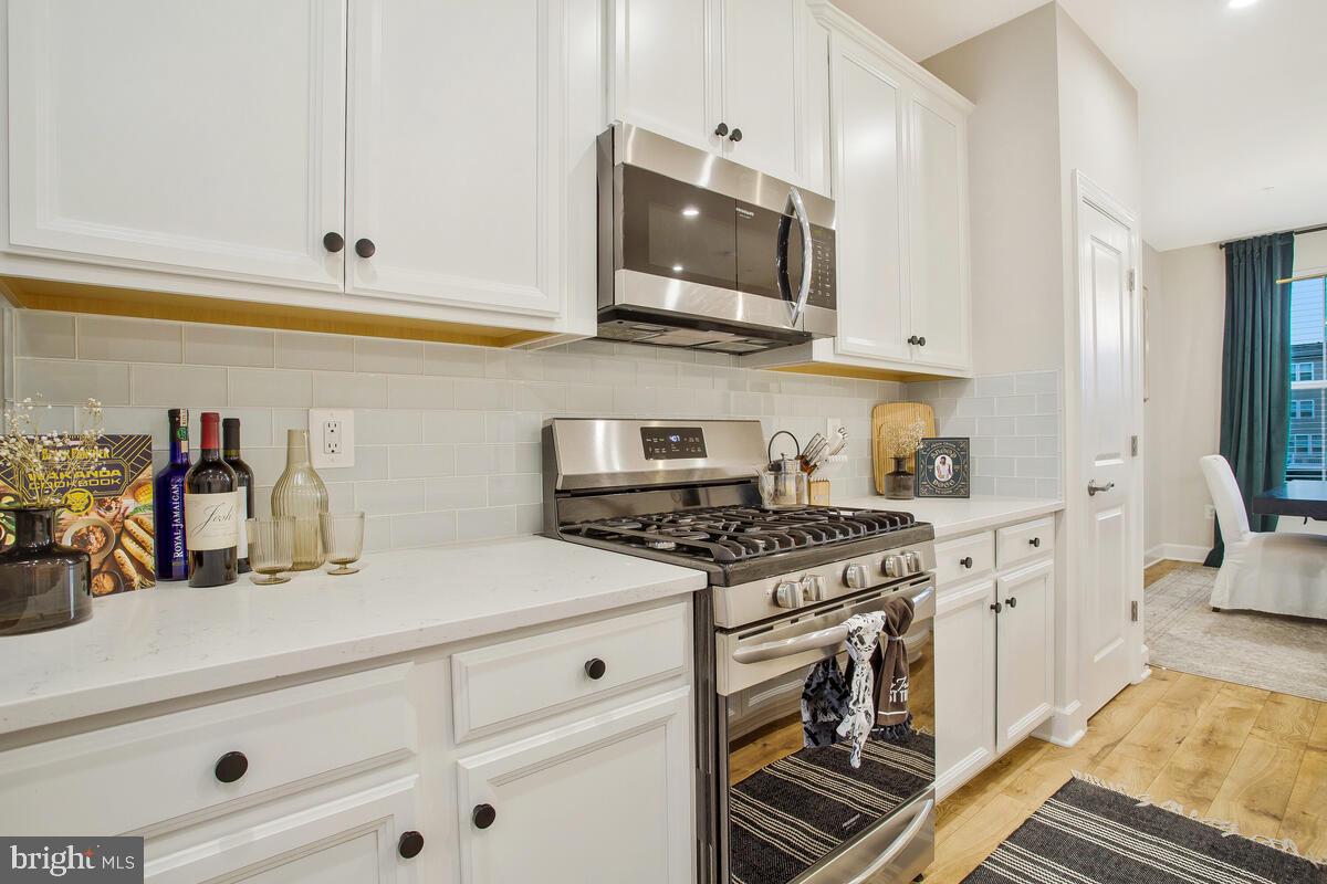 CAPITAL COURT - Residential Lease