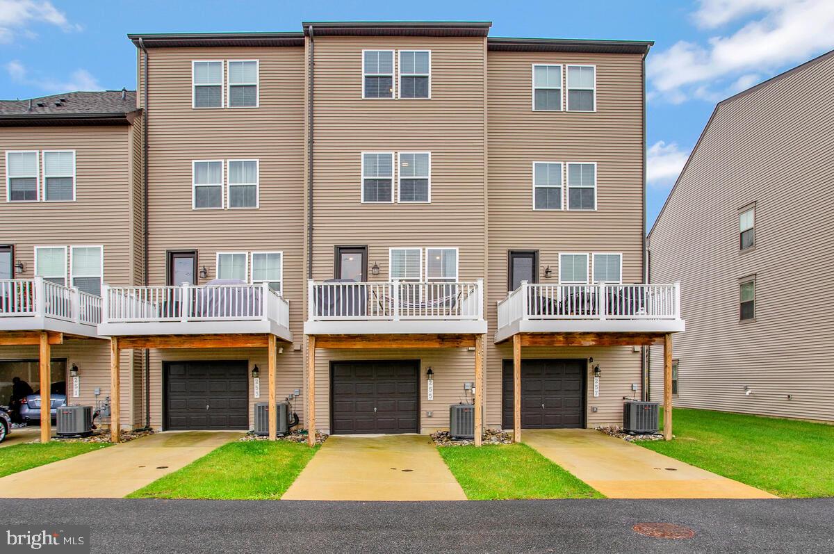 CAPITAL COURT - Residential Lease