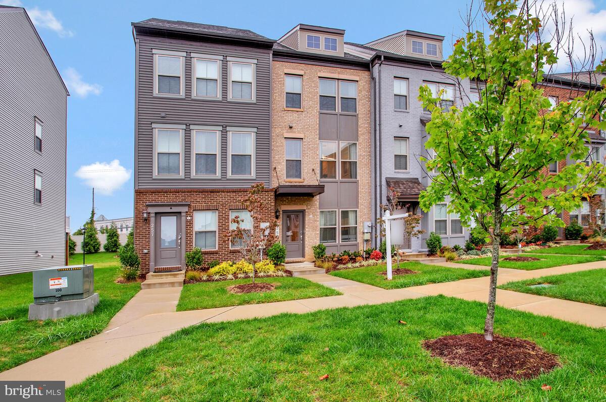 CAPITAL COURT - Residential Lease