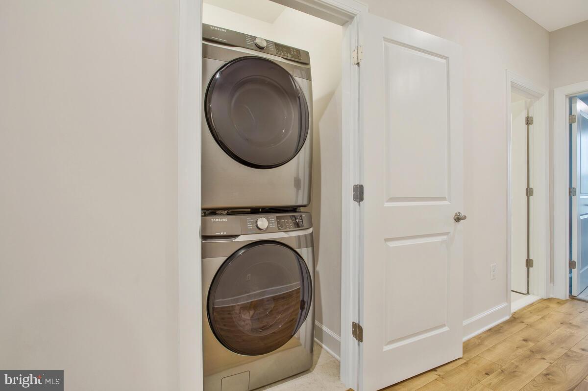 CAPITAL COURT - Residential Lease