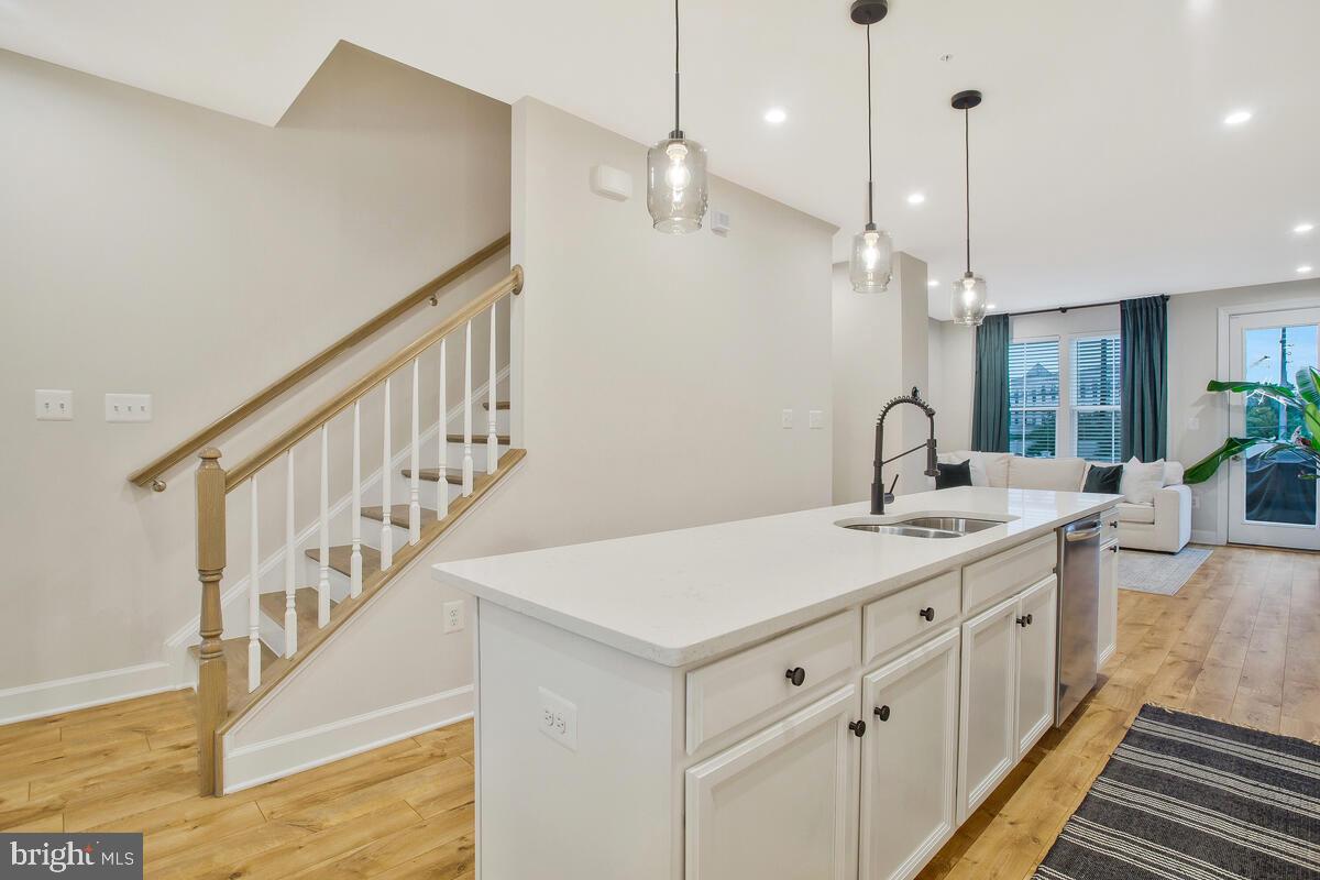 CAPITAL COURT - Residential Lease