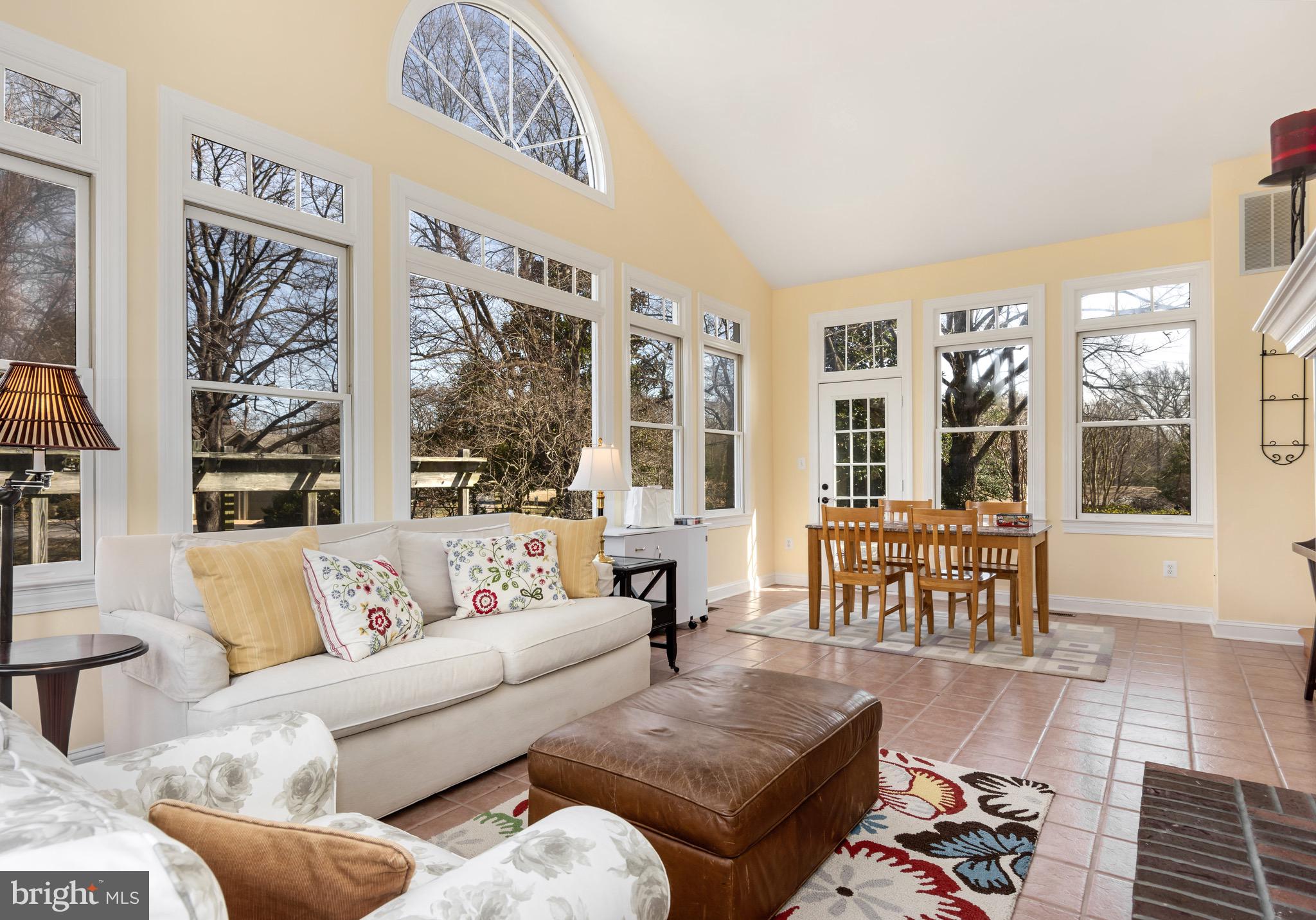 HARLEQUIN - Residential