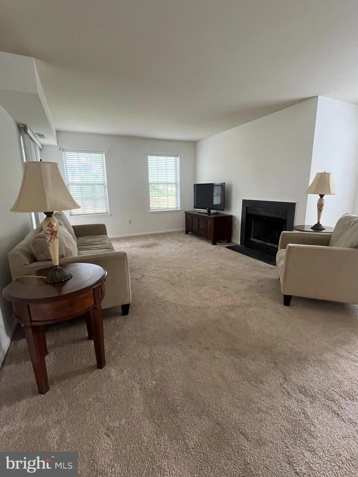 Holland, Pennsylvania 18966, United States, 2 Bedrooms Bedrooms, ,2 BathroomsBathrooms,Residential,Pending,212334