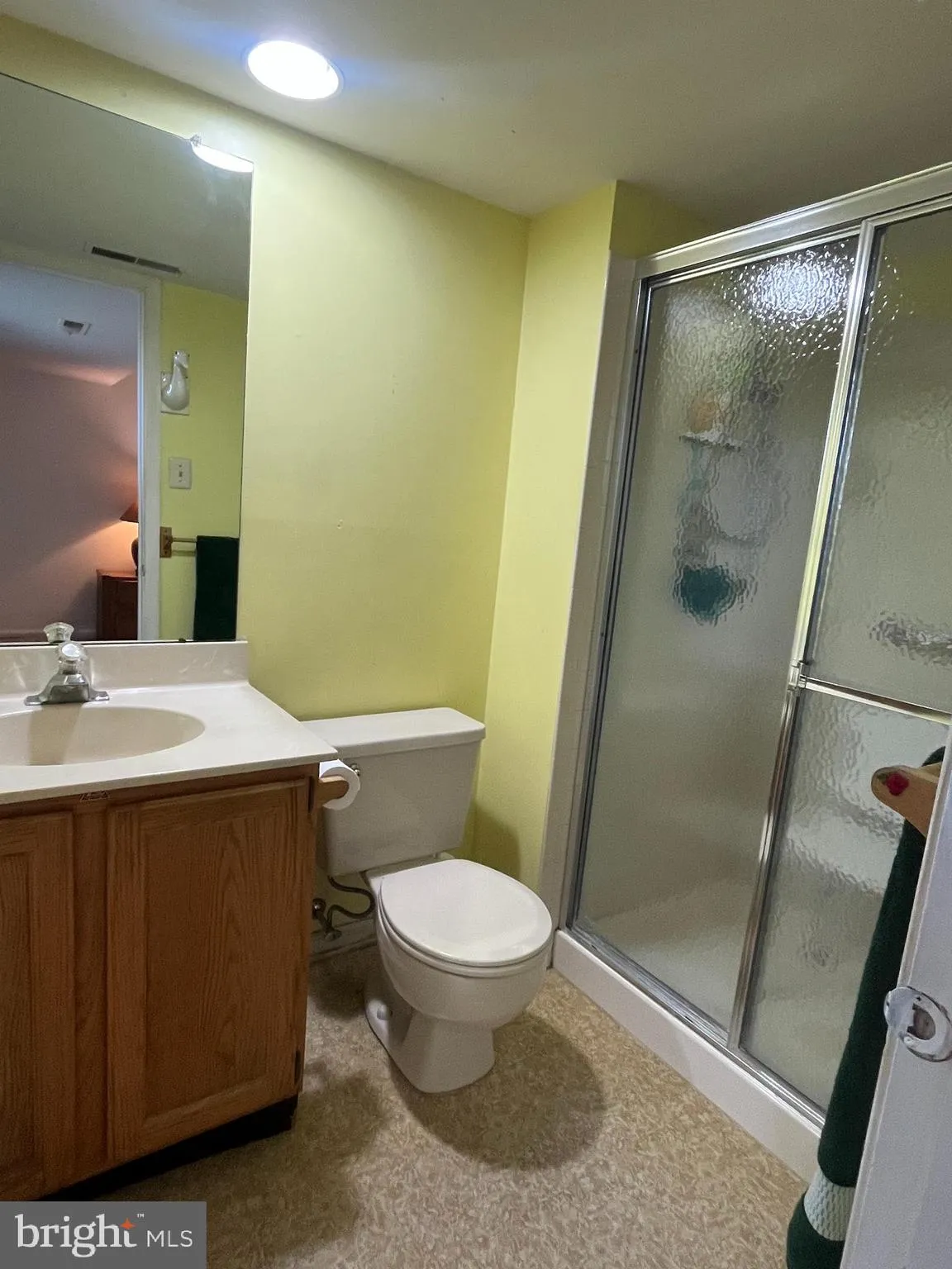 Holland, Pennsylvania 18966, United States, 2 Bedrooms Bedrooms, ,2 BathroomsBathrooms,Residential,Pending,212334