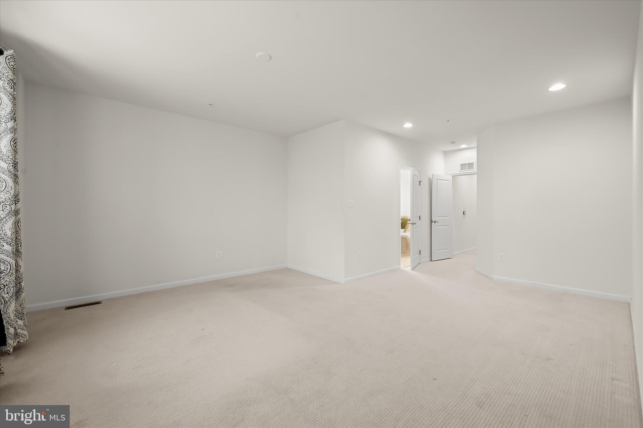 LINTON AT BALLENGER - Residential