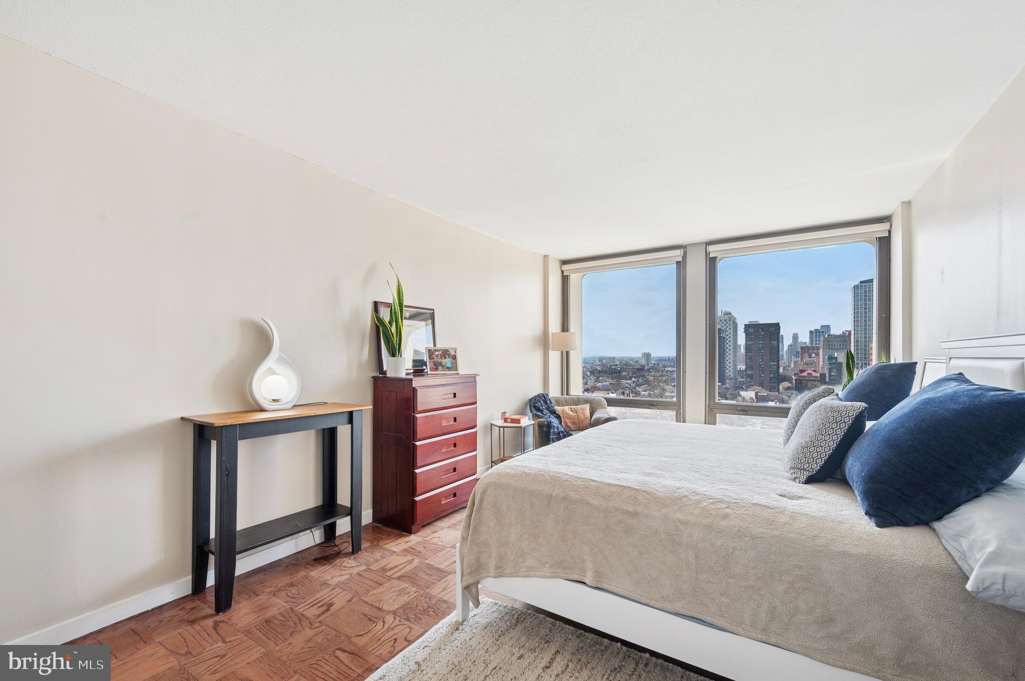 SOCIETY HILL - Residential