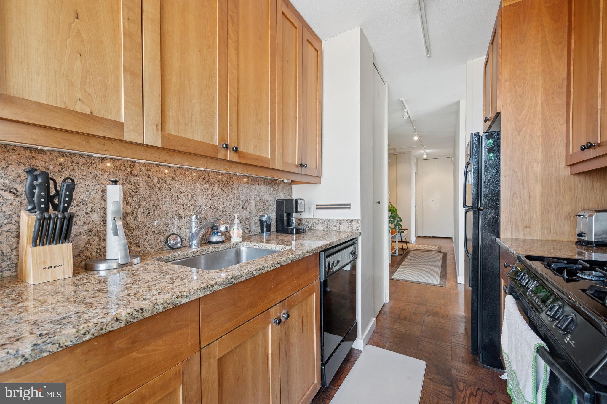 SOCIETY HILL - Residential