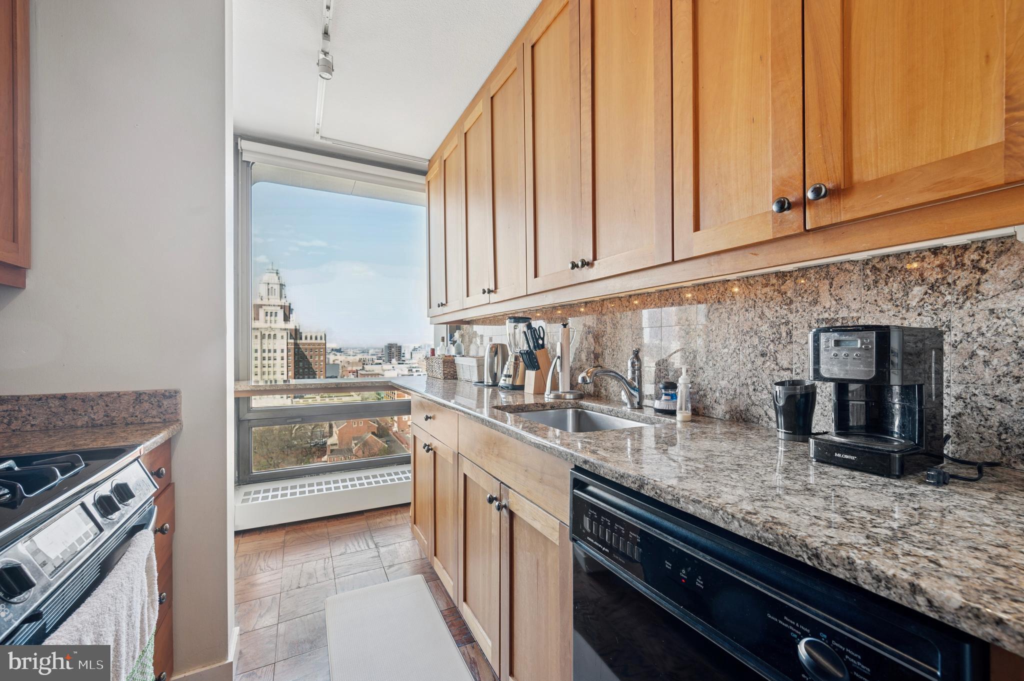 SOCIETY HILL - Residential