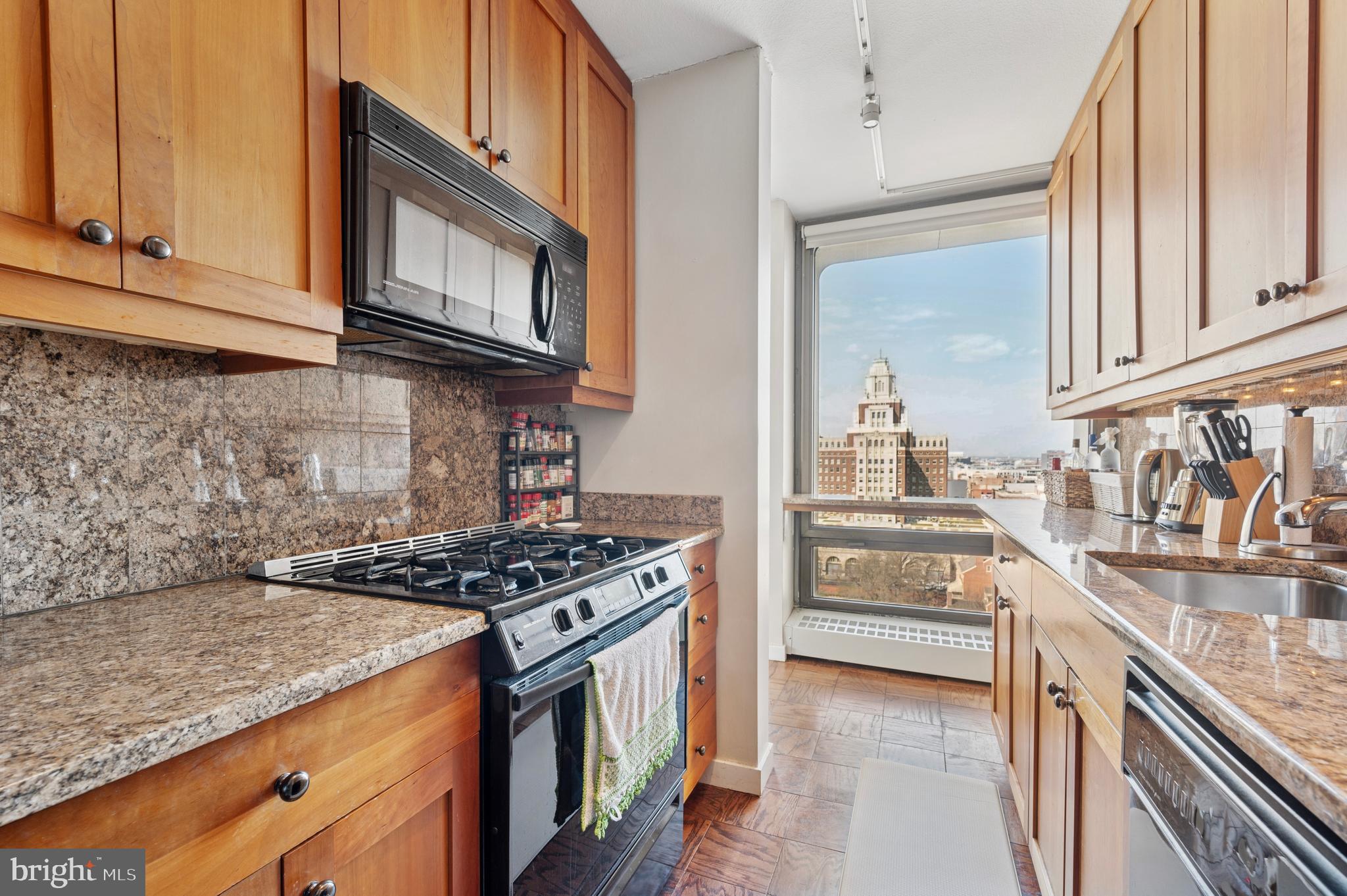 SOCIETY HILL - Residential