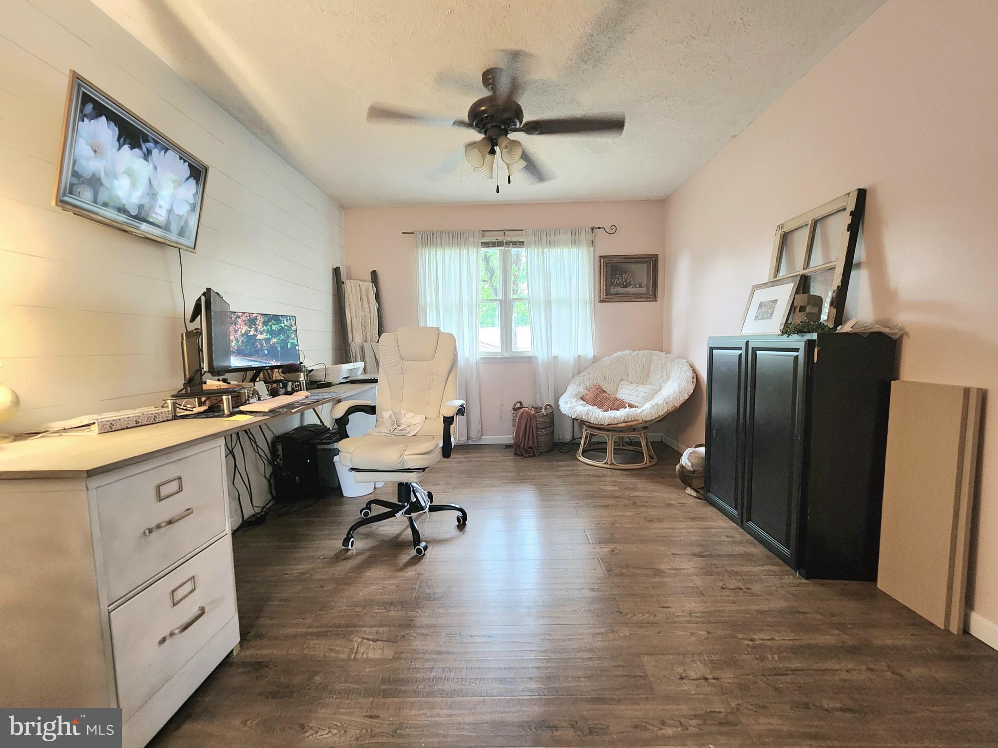 VALLEY VIEW - Residential