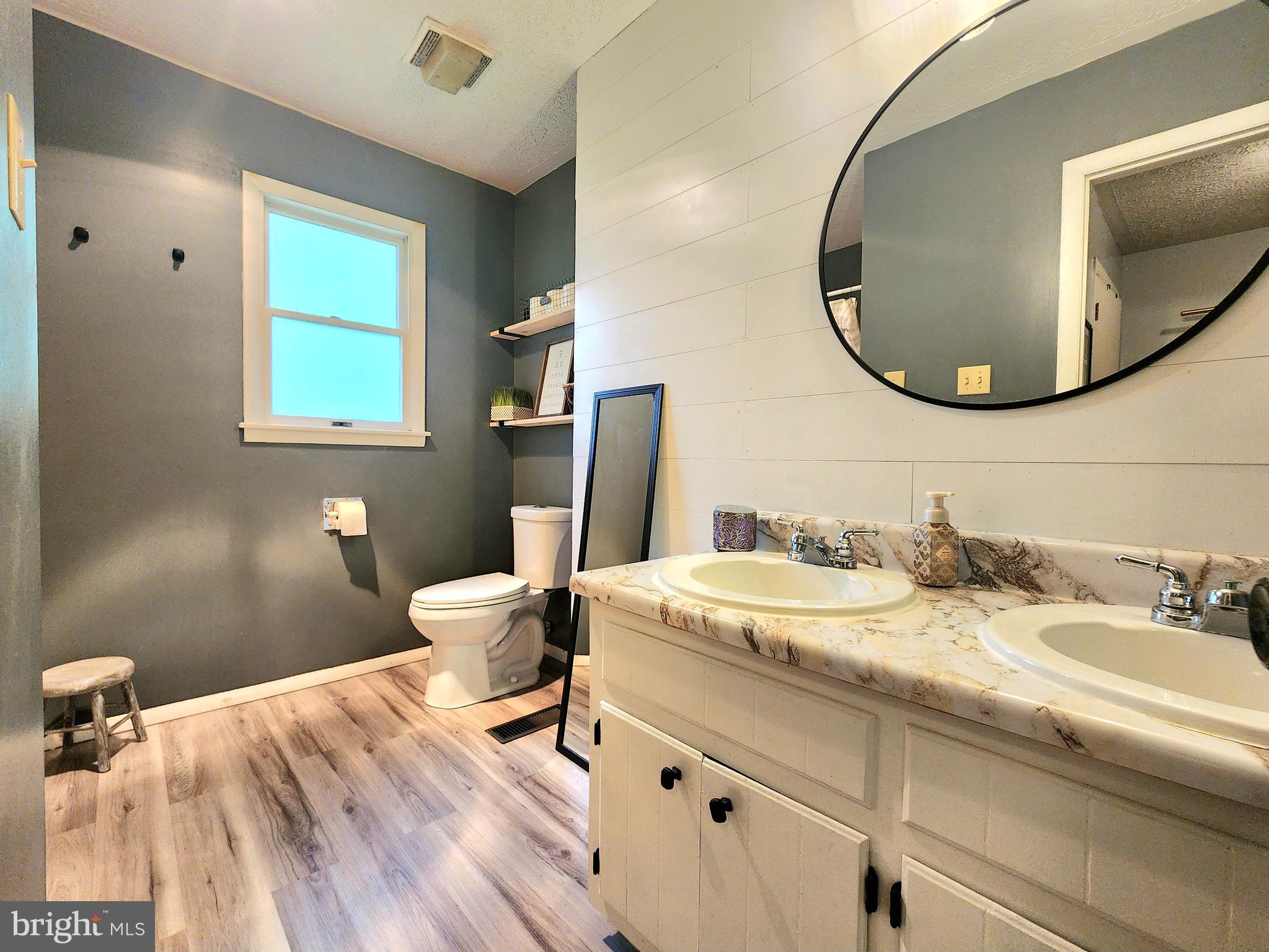 VALLEY VIEW - Residential