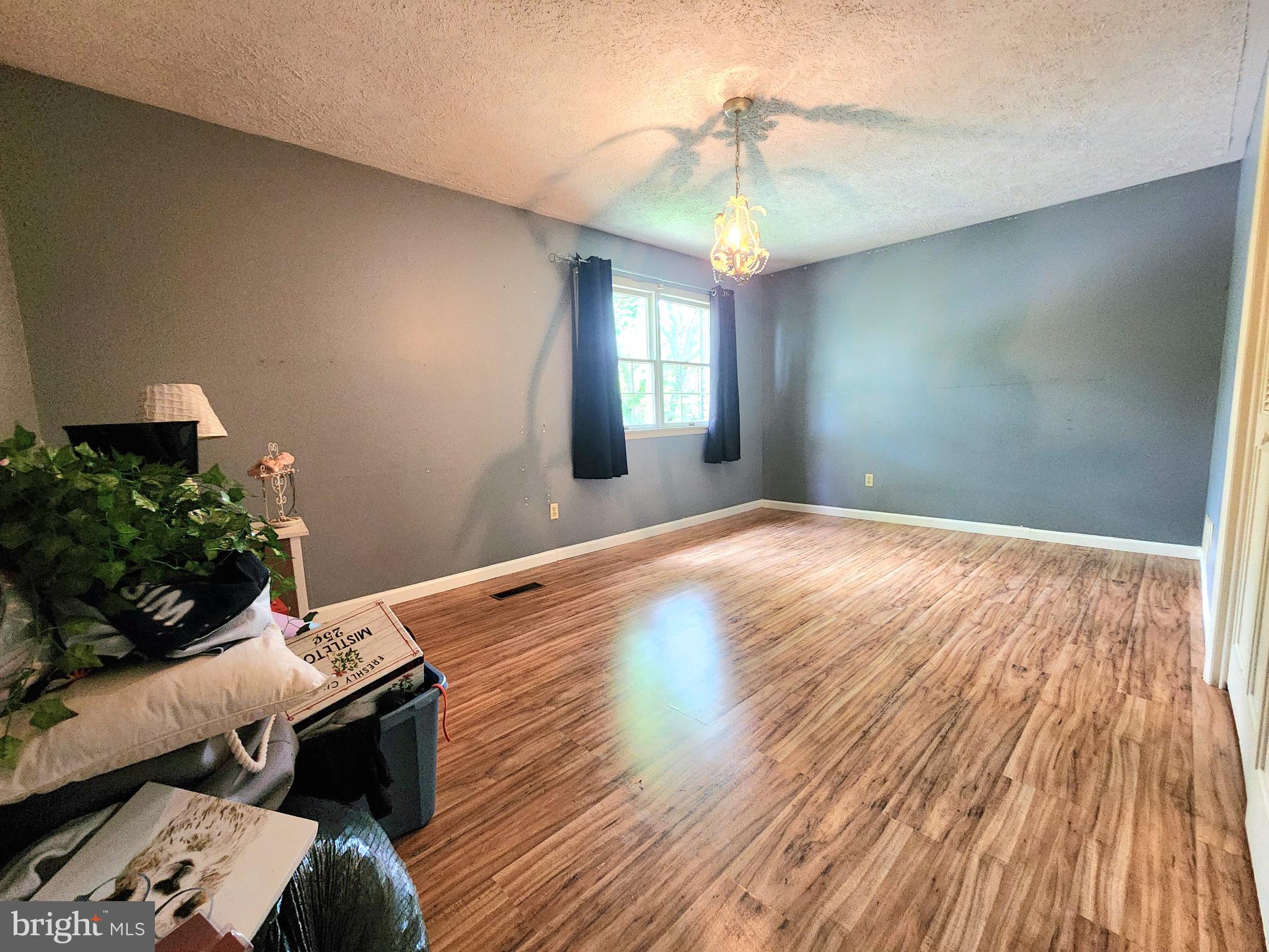 VALLEY VIEW - Residential