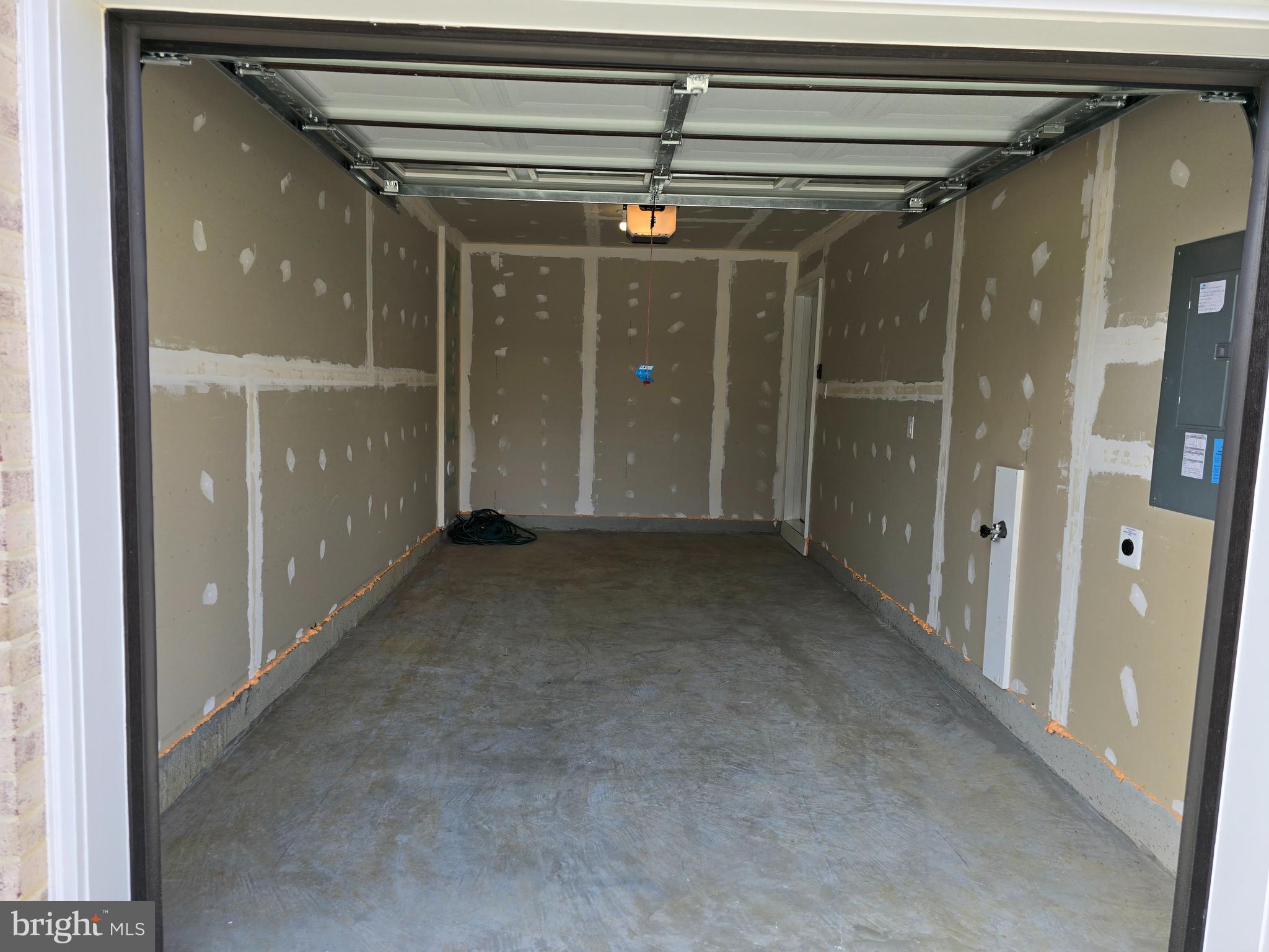 7518 SILVER THREAD WAY