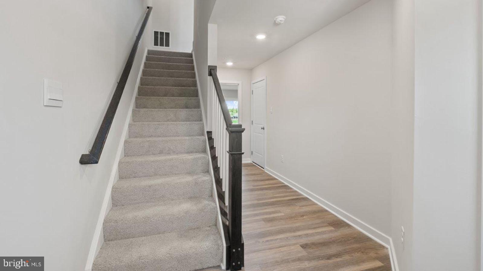 7518 SILVER THREAD WAY