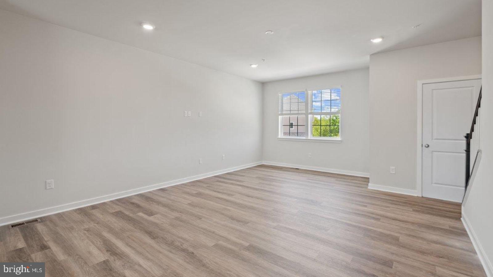 SPRING HILLS - Residential