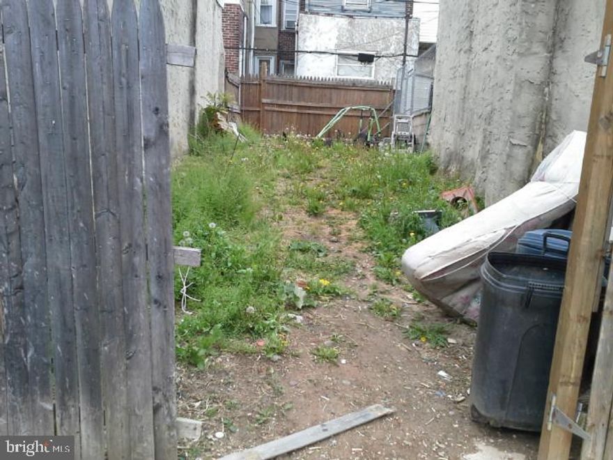 Residential lot that is close to 22nd Street business corridor. Good scattered sight location. Potential good for rental or home buyer.