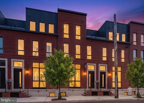 Townhouse For Sale - 956 N 6th Street<br/> PHILADELPHIA, PA 19123
