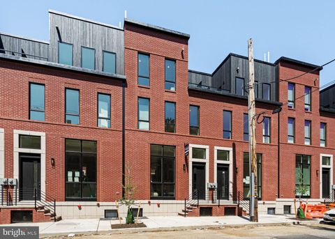 Townhouse For Sale - 956 N 6th Street<br/> PHILADELPHIA, PA 19123