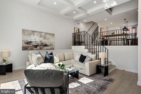 Townhouse For Sale - 956 N 6th Street<br/> PHILADELPHIA, PA 19123