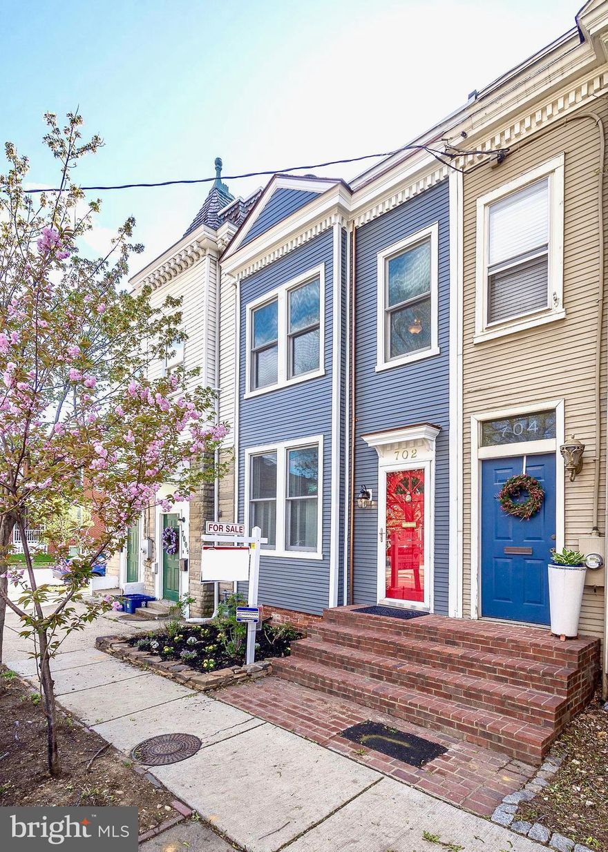 Old Town charm w/modern vogue. Gleaming historic HW floor. Living Rm w/Lg windows, built-ins & FP; Gracious formal dining rm; updated gourmet Kitchen. Owner' suite w/FP & custom W/I closet. NEW Spa-style bathroom. Outdoor entertaining - spacious, fenced, backyard. PERFECT LOCATION! - Maury Elementary, WALK to shopping/restaurants/cafes/galleries, WALK to Braddock Metro, DCA(3.5mi), 15min to DC.