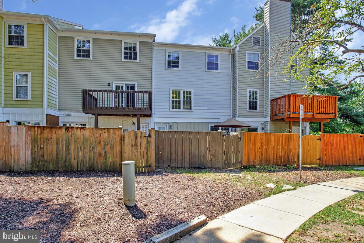 CROFTON MEWS CONDO - Residential Lease