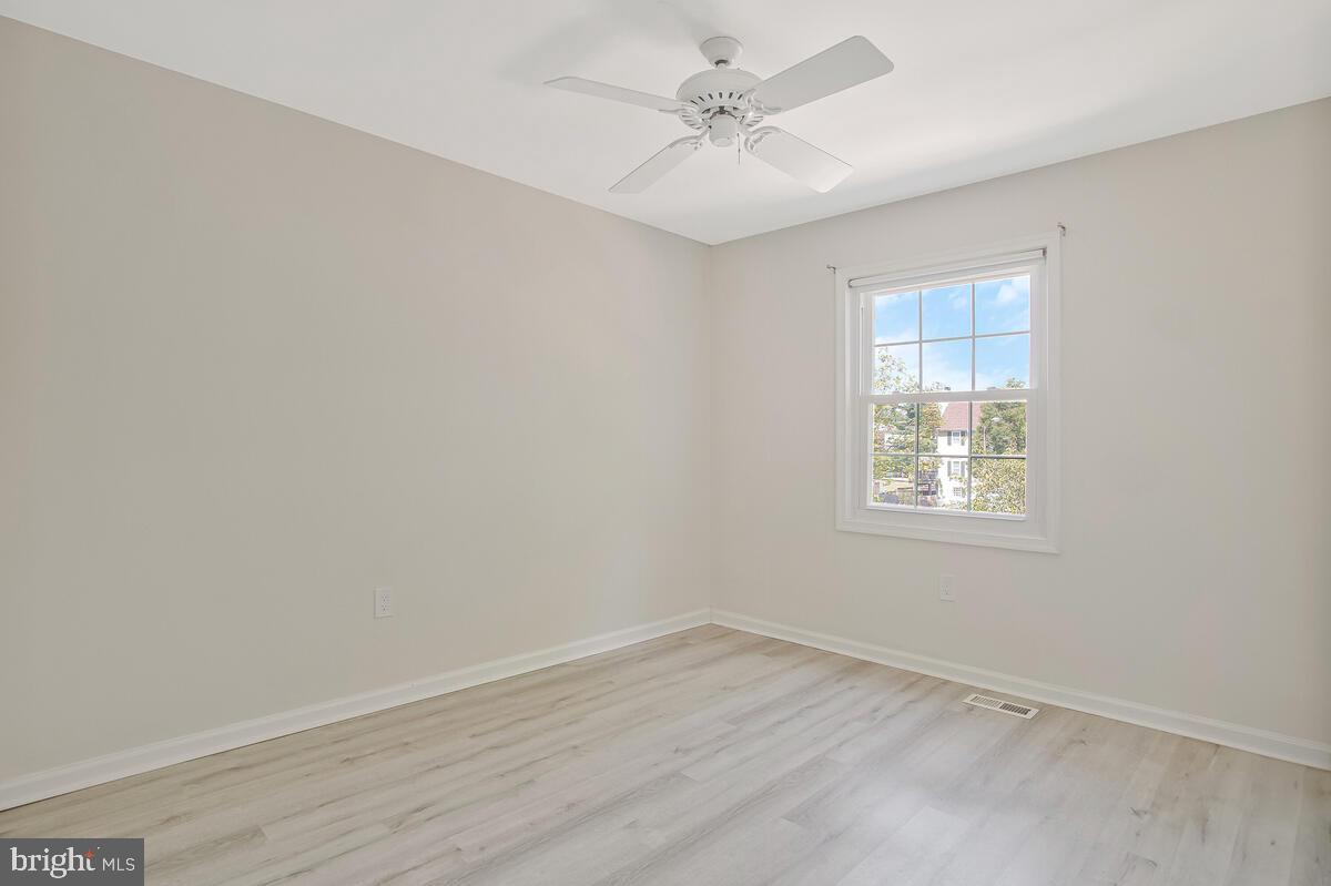 CROFTON MEWS CONDO - Residential Lease